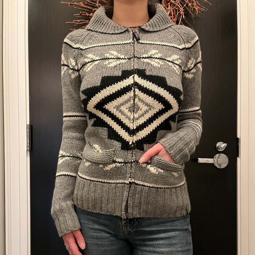 Cowichan style sweater XS
